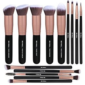 Makeup brushes